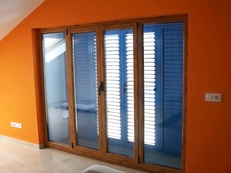 Ventanas y galerías realizadas por Aluminios Suso en Culleredo 5