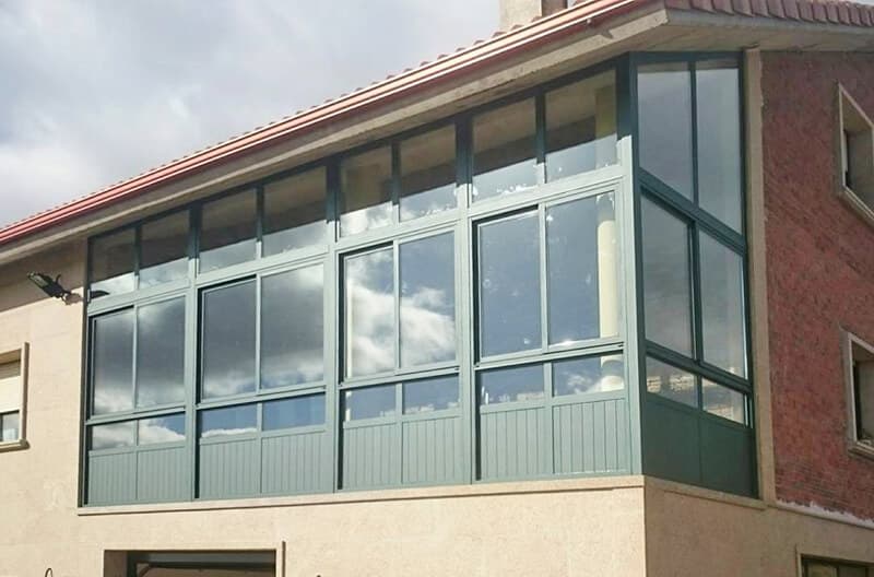 Ventanas y galerías realizadas por Aluminios Suso en Culleredo 7